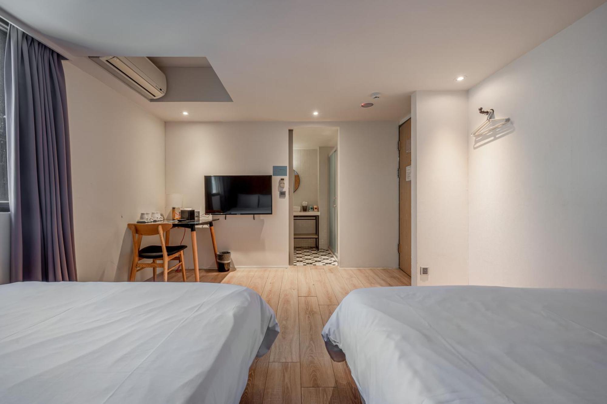 Light Hostel - Tainan Exterior foto