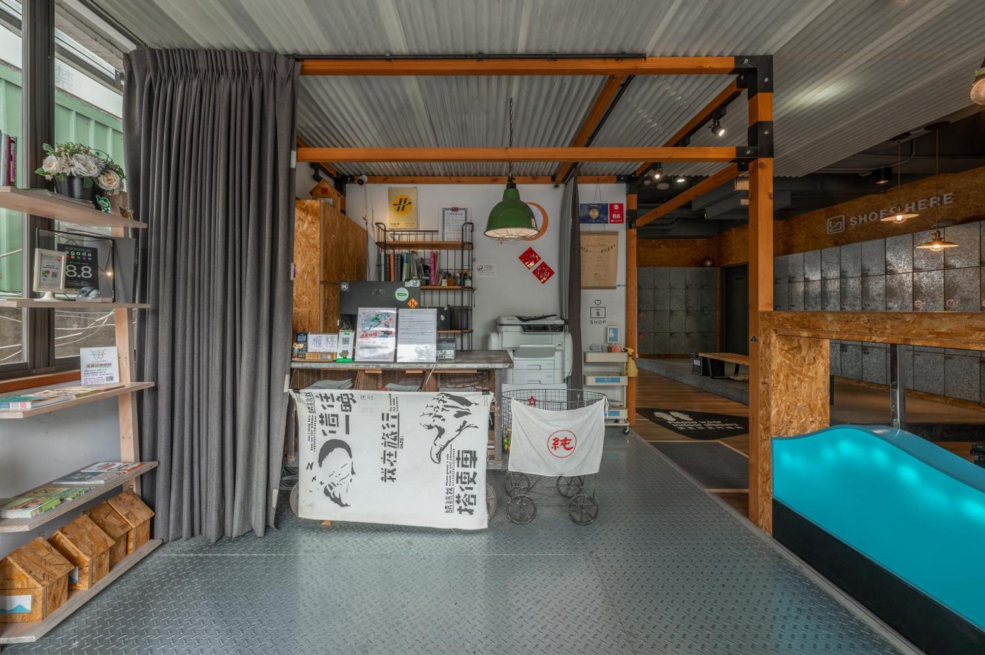 Light Hostel - Tainan Exterior foto