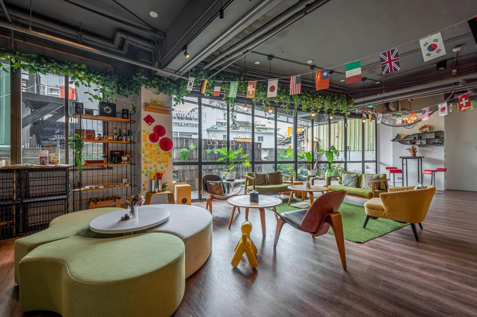 Light Hostel - Tainan Exterior foto